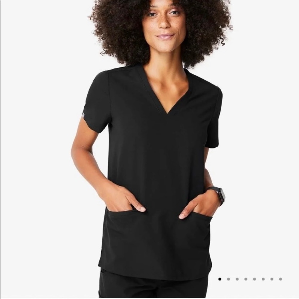 Figs Black scrubs small